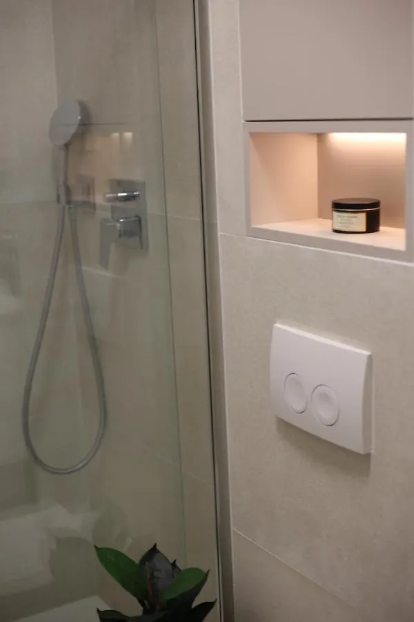 Mint Apartment Split