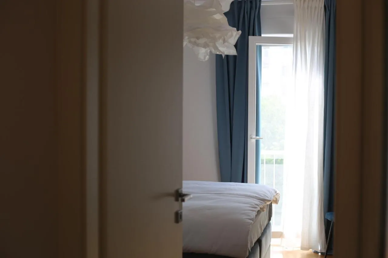 Mint Apartment Split