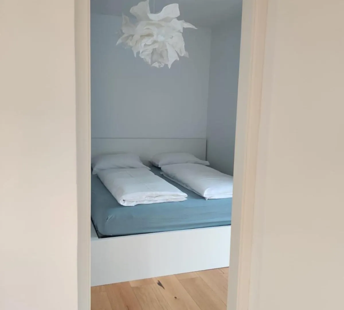 Mint Apartment Split